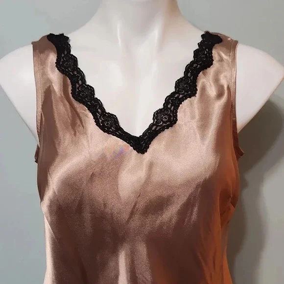 Sheri Martin Women’s Vintage Champagne Satin Tank Top - Picture 3 of 10